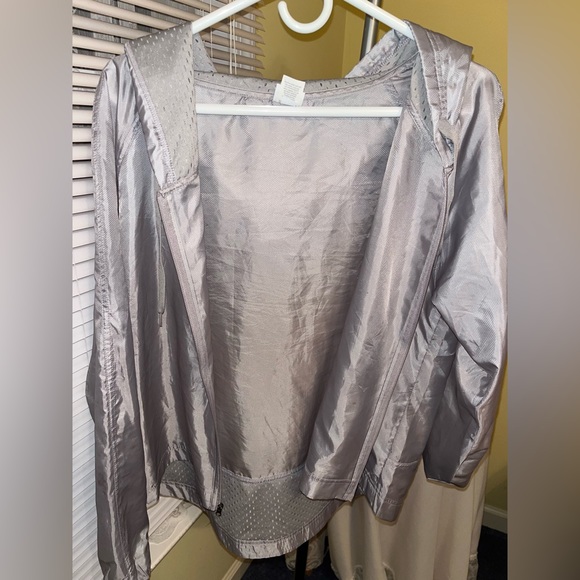 Women’s Champion Light Grey Windbreaker - size Medium - Picture 4 of 6